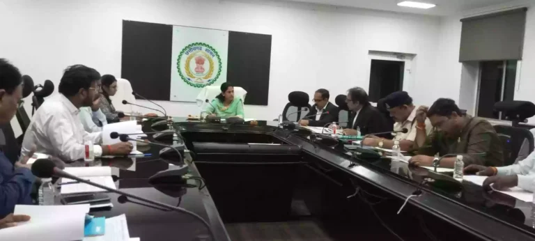 एडीएम सुश्री जांगड़े ने जिला स्तरीय सतर्कता एवं मॉनिटरिंग समिति की ली बैठक