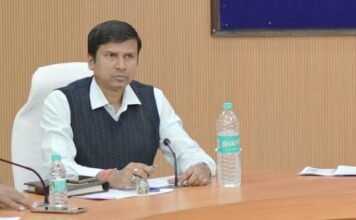 पढाई में कमजोर बच्चों पर विशेष ध्यान देवें शिक्षक: कलेक्टर अजीत वसंत