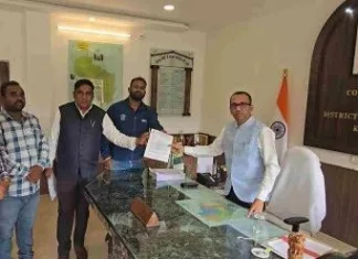 दुर्ग हॉस्पिटल विवाद: पत्रकार पर झूठी एफआईआर के खिलाफ पत्रकारों का शांतिपूर्ण प्रदर्शन, पुलिस की कार्यवाही पर उठे सवाल!