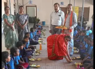छात्रों के पोषण और सामुदायिक जुड़ाव को बढ़ावा: रायगढ़ के स्कूलों में ‘न्यौता भोज’ की अनोखी पहल