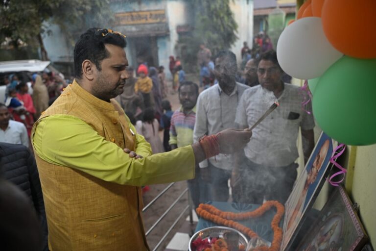 विधायक उमेश पटेल ने गेजामुड़ा में नवनिर्मित प्राथमिक शाला भवन का किया लोकार्पण