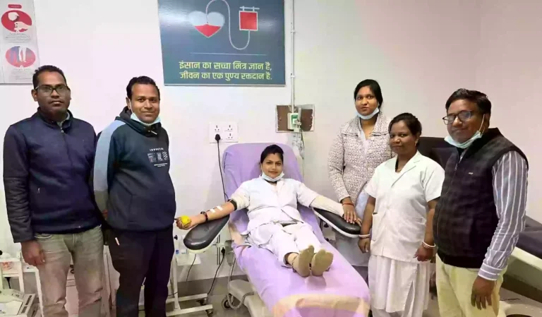सुशासन को 01 वर्ष: संत बाबा गुरु घासीदास स्मृति शासकीय चिकित्सालय में हुआ स्वैच्छिक रक्त शिविर का आयोजन