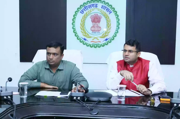 नशीली दवाओं के अवैध बिक्री पर लगातार हो कार्यवाही-कलेक्टर श्री कार्तिकेया गोयल