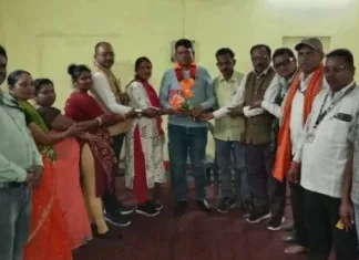 भूविस्थापित कोयला कर्मचारी एसोसिएशन की कामकाजी बैठक: हरदीबाजार में उठे कर्मचारियों के अधिकारों के मुद्दे