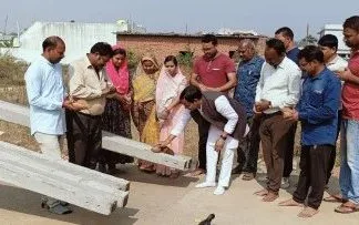 मुख्यमंत्री योजना के तहत वार्ड 35 में बिजली सुविधा विस्तार: नेता प्रतिपक्ष हितानंद ने किया शुभारंभ