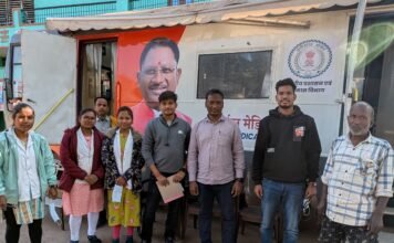 खरसिया में मोबाइल मेडिकल यूनिट ने बढ़ाया स्वास्थ्य सेवाओं का स्तर