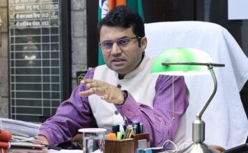 कलेक्टर कार्तिकेया गोयल ने जिला स्तरीय सहकारी और तकनीकी समितियों की ली बैठक