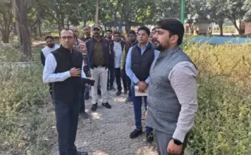 कोरबा के विकास में रपटा निर्माण और चौपाटी सुधार: कलेक्टर का निरीक्षण