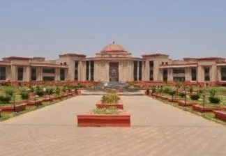 छत्तीसगढ़: कब्रिस्तान विवाद और न्यायालय का निर्णय – क्या संवैधानिक मूल्यों का उल्लंघन?