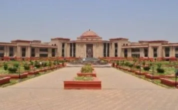 छत्तीसगढ़: कब्रिस्तान विवाद और न्यायालय का निर्णय – क्या संवैधानिक मूल्यों का उल्लंघन?