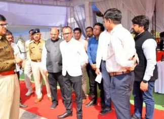 गणतंत्र दिवस की तैयारियों का जायजा: कलेक्टर और एसपी ने सीएसईबी ग्राउंड का किया निरीक्षण