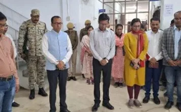 कोरबा में शहीद दिवस पर अमर सेनानियों को भावभीनी श्रद्धांजलि: कलेक्टर श्री अजीत वसंत के नेतृत्व में 2 मिनट का मौन!