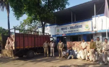 खरसिया पुलिस की बहुत बड़ी सफलता सघन चेकिंग के दौरान एक करोड़ से ज्यादा की शराब जप्त की