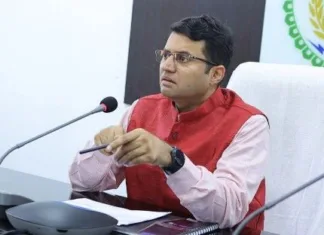 निर्वाचन तैयारियों को अंतिम रूप और गर्मियों में पेयजल आपूर्ति की व्यवस्था: कलेक्टर कार्तिकेया गोयल ने दिए महत्वपूर्ण निर्देश!