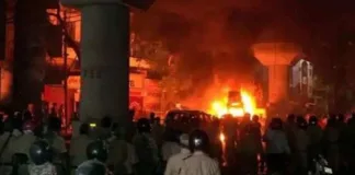 नागपुर में जली हिंसा की आग: औरंगजेब की कब्र का विवाद बना मुख्य कारण