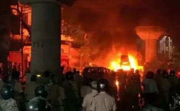 नागपुर में जली हिंसा की आग: औरंगजेब की कब्र का विवाद बना मुख्य कारण