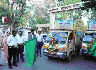 कलेक्टर कार्तिकेय गोयल ने पोषण रथ को हरी झंड़ी दिखाकर किया रवाना