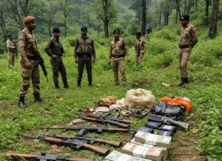 अबूझमाड़ में माओवादियों को करारा जवाब: सुरक्षा बलों ने बरामद किया हथियारों और नकदी का जखीरा