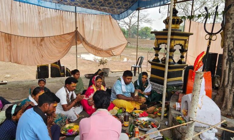 खरसिया- ग्राम अंजोरीपाली मे धूमधाम से मनायी गयी शनिदेव की जयंती