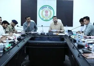 मेडिकल स्टोर्स का निरीक्षण कर नशीली दवाओं के अवैध बिक्री पर करें कार्रवाई-कलेक्टर मयंक चतुर्वेदी