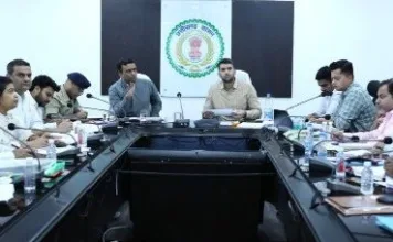 मेडिकल स्टोर्स का निरीक्षण कर नशीली दवाओं के अवैध बिक्री पर करें कार्रवाई-कलेक्टर मयंक चतुर्वेदी