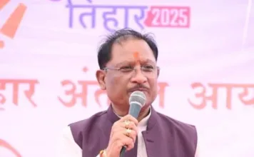 कोरबा में सुशासन तिहार: मुख्यमंत्री ने ग्रामीणों से सीधा संवाद कर योजनाओं की समीक्षा की