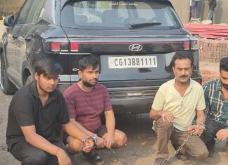 खरसिया में पुलिस पेट्रोलिंग के दौरान अभद्रता करने वाले चार आरोपी गिरफ्तार: शासकीय कार्य में बाधा पर केस दर्ज