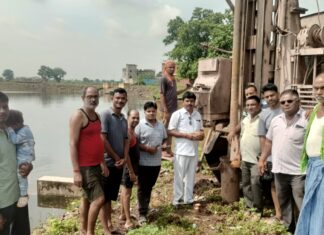 नील सरोवर पार मदनपुर में बोर खनन कार्य का शुभारंभ