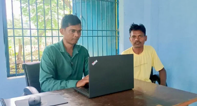 अटल डिजिटल सुविधा केंद्र: कोरबा के ग्राम बेला में तकनीक से सशक्तीकरण, ग्रामीणों को शहर की भागदौड़ से मिली मुक्ति