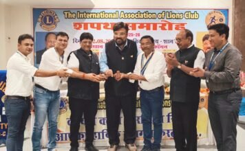 सेवा का संकल्प के साथ लायंस का शपथ ग्रहण सम्पन्न लायन संजय अग्रवाल (मेडिकल)ने ली अध्यक्ष पद की शपथ