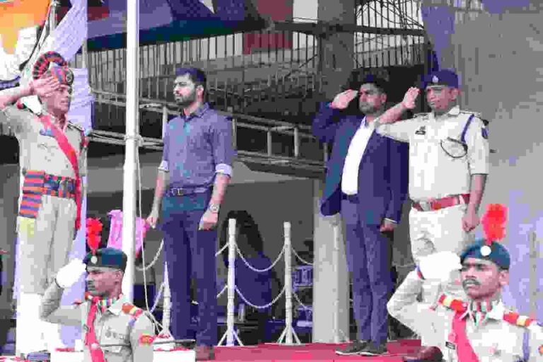 शहीद कर्नल विप्लव त्रिपाठी स्टेडियम में हुआ स्वतंत्रता दिवस समारोह का फुल ड्रेस रिहर्सल