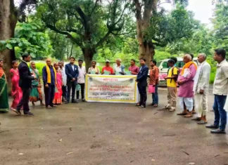 विश्व आदिवासी दिवस पर विधिक साक्षरता शिविर का आयोजन