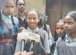 कोरबा में आज़ादी दिवस पर बच्चों को परोसा गया कीड़ों से भरा चना: अभिभावकों में आक्रोश