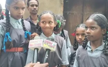 कोरबा में आज़ादी दिवस पर बच्चों को परोसा गया कीड़ों से भरा चना: अभिभावकों में आक्रोश