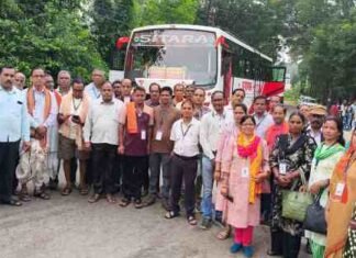 श्रीरामलला दर्शन योजना: रायगढ़ जिले के 110 तीर्थयात्री अयोध्या धाम के लिए रवाना