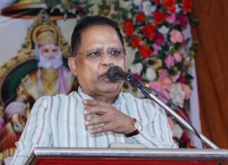 अग्रसेन जयंती में विधायक अमर अग्रवाल ने किया पुरुस्कार वितरण