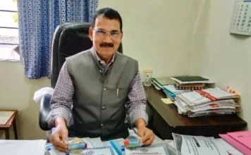 35 साल की उत्कृष्ट सेवा के बाद सहायक श्रम आयुक्त राजेश आदिले सेवानिवृत: भावनात्मक विदाई समारोह में किए गए सम्मानित
