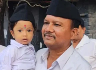 नन्हें कंधों पर “हिंदू राष्ट्र” का भार: कोरबा में एक वर्षीय शिशु संघ के गणवेश में, RSS के शताब्दी वर्ष पर भविष्य की झलक?