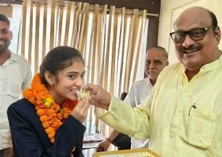 कोरबा की लखनी साहू को राष्ट्रपति द्रौपदी मुर्मू ने किया सम्मानित: समाज में हर्ष की लहर, पूर्व मंत्री जयसिंह अग्रवाल ने किया स्वागत