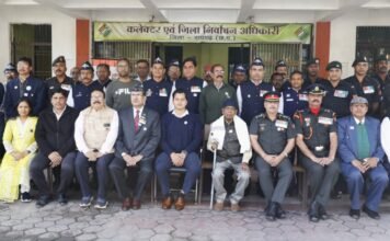 वीर शहीदों की स्मृति में तथा सेवारत और भूतपूर्व सैनिकों के सम्मान में मनाया गया सशस्त्र सेना झंडा दिवस