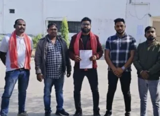कोरबा: हाथ कटा, सपने टूटे, पर नहीं मिला न्याय – गोढ़ी की कार्बन फैक्ट्री के खिलाफ फूटा आक्रोश, 15 दिन में तालाबंदी का अल्टीमेटम