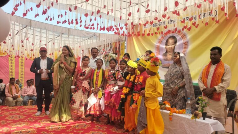 मनसा राम इंग्लिश मीडियम में वार्षिकोत्सव समारोह सम्पन्न