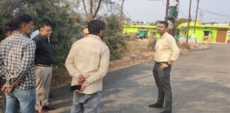 बीटी सड़क निर्माण में अनियमितता पर जिला प्रशासन का कड़ा एक्शन