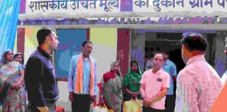 कलेक्टर ने ग्राउंड स्तर पर पहुंचकर चावल उत्सव का जायजा लिया, पारदर्शी वितरण के दिए निर्देश