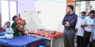 स्वास्थ्य सुविधाओं का जायजा लेने सिविल अस्पताल खरसिया पहुंचे कलेक्टर