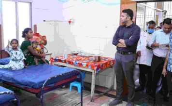 स्वास्थ्य सुविधाओं का जायजा लेने सिविल अस्पताल खरसिया पहुंचे कलेक्टर