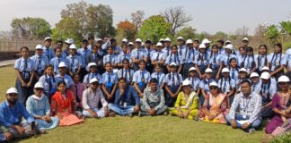 पी एम श्री आत्मानंद इंग्लिश मीडियम स्कूल खरसिया का शैक्षिक भ्रमण