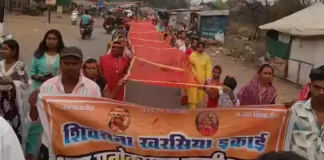 खरसिया शिवसेना इकाई के कार्यकर्त्ताओ ने निकाली 150 मीटर की भव्य मनोकामना चुनरीयात्रा