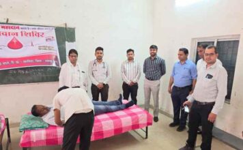 खरसिया शिविर में 250 से अधिक लोगों ने करायी स्वास्थ्य जांच, 10 ने किया रक्तदान