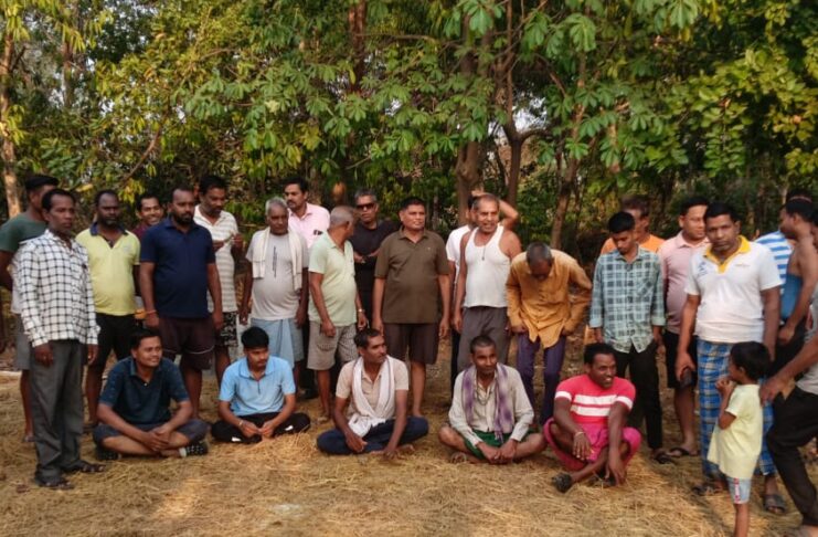 गुरु घासीदास नर्सरी में सतनामी समाज की बैठक